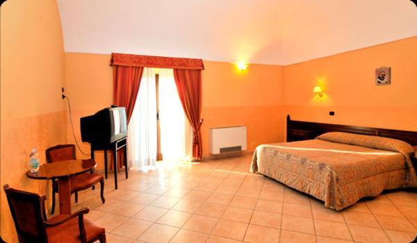 Tenuta Santa Lucia Hotel San Giovanni Rotondo Ngoại thất bức ảnh