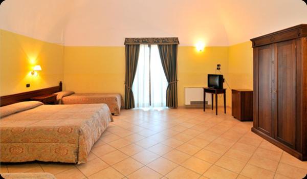 Tenuta Santa Lucia Hotel San Giovanni Rotondo Phòng bức ảnh